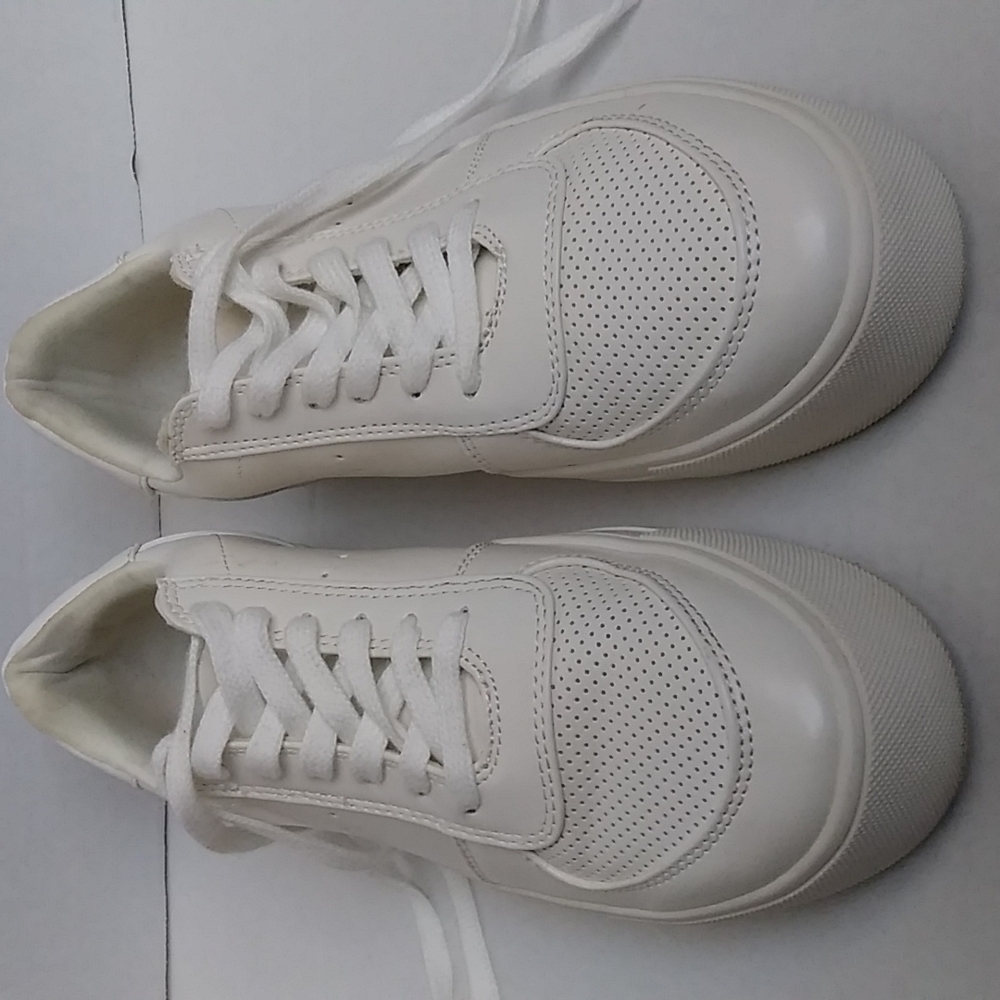 American Eagle Women's White Retro Sneakers Size 9 PU Leather